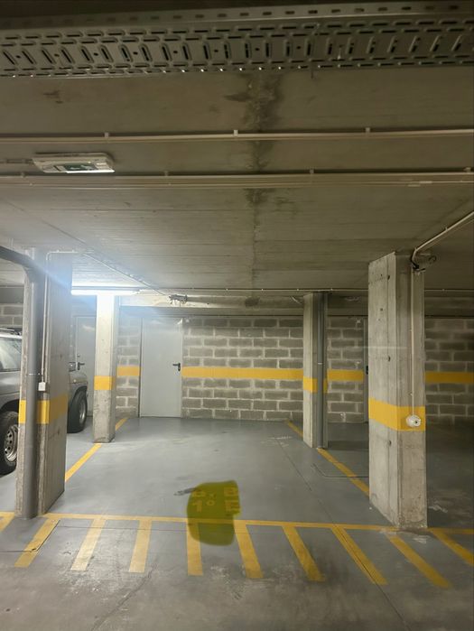Alugo lugar de garagem na Graça em Lisboa