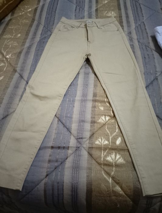 Vendo calças, tamanhos pequenos