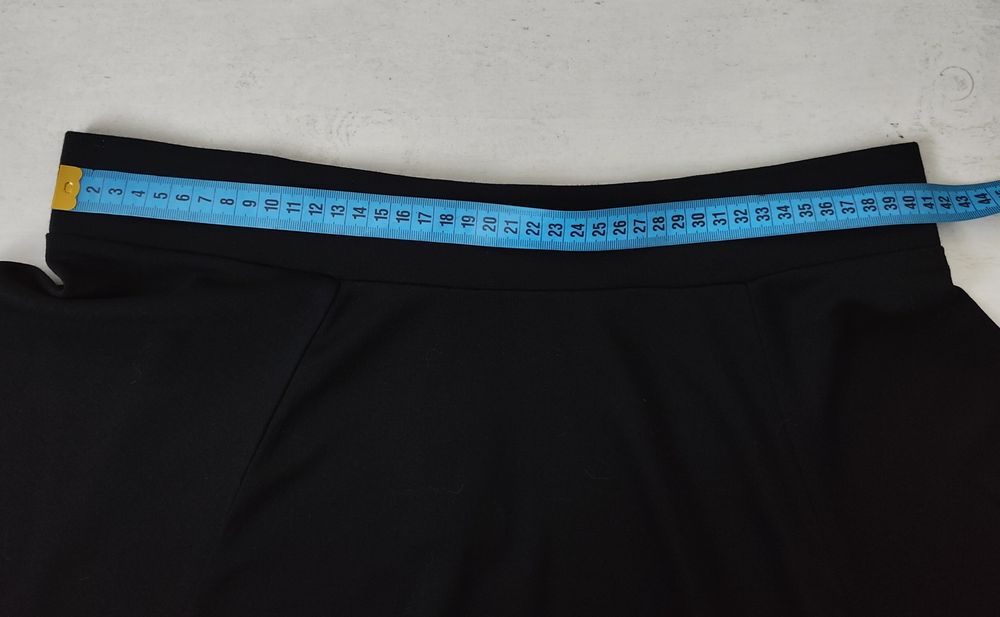 Krótka spódniczka rozm M