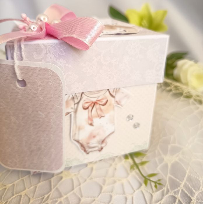 Exploding box, pudełeczko z okazji narodzin dziewczynki/Chrzest Święty