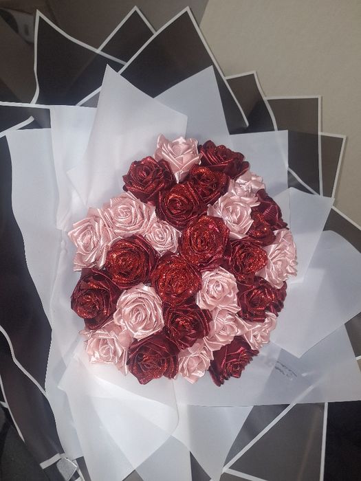 Букет з атласної стрічки 31 штука