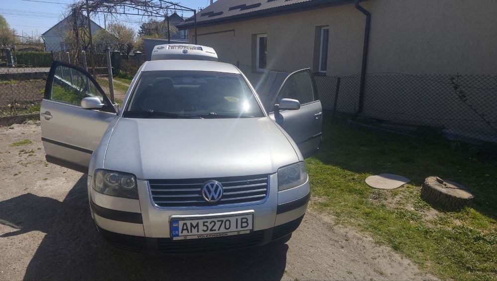 Продаю власне авто пасад б 5 лесталенговий 2.0  бензин  перший власник в україні