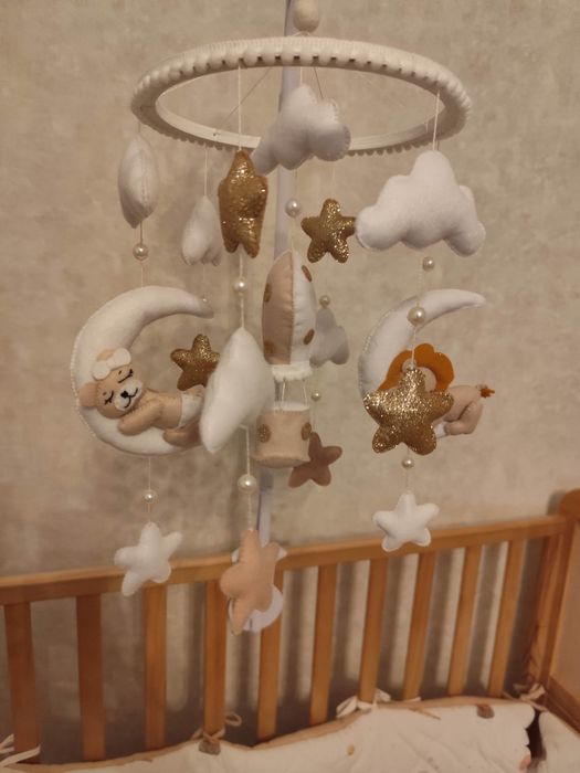 Мобіль на дитяче ліжечко