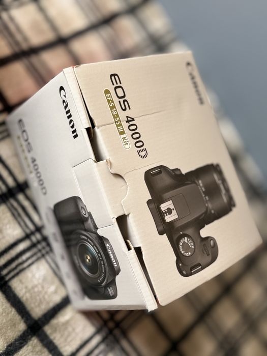Canon 4000D + обьектив 18-55 мм