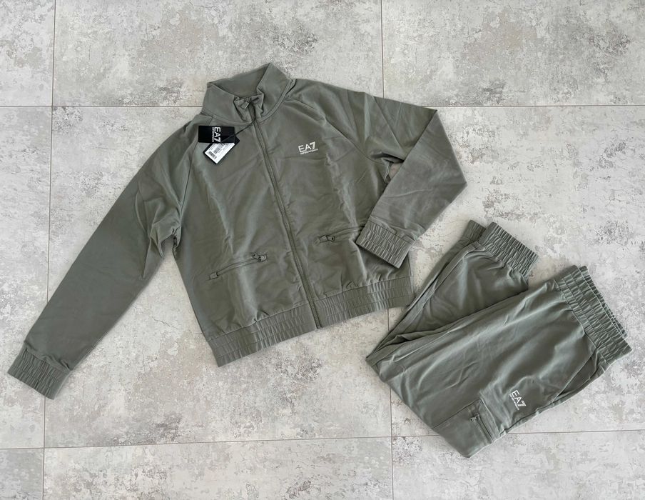 Жіночий спортивний костюм EA7 Emporio Armani новий XXL розмір