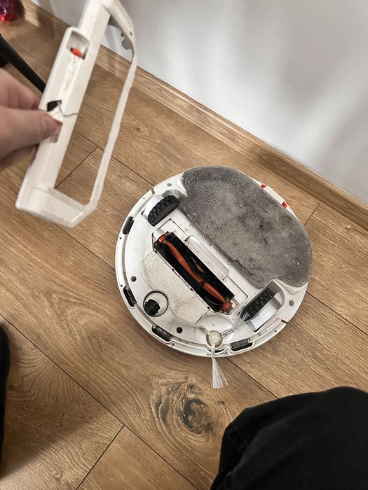 Sprzedam robota sprzatajacego, czytaj opis