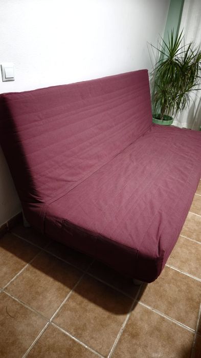 sofá cama IKEA cor beringela