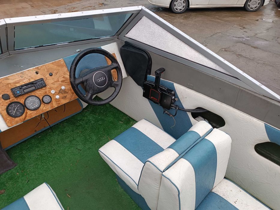 Łódź wędkarska motorowa 5,80 silnik Mercury 75