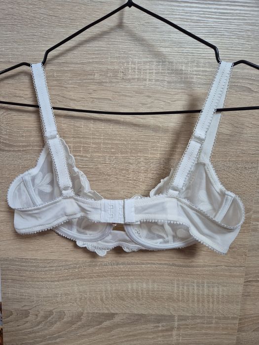 Triumph International Sweet Flirt 80B – delikatna koronka, stan idealn