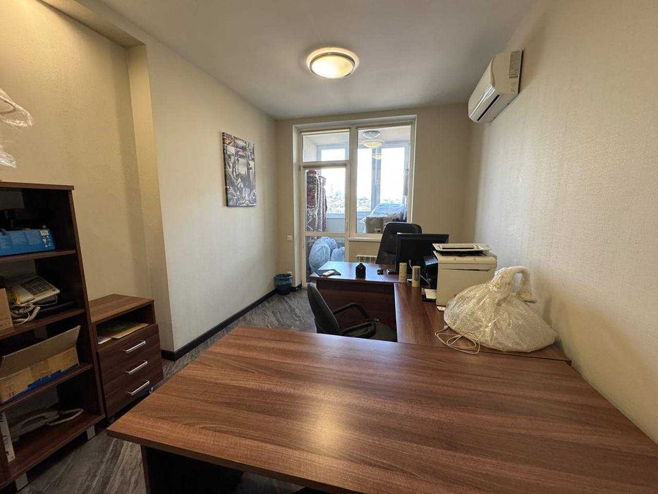 Просторий офіс з ремонтом та меблями в Голосіївському р-ні Києва