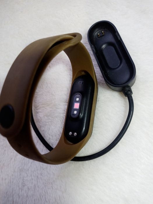 Лот фітнес-браслетів.