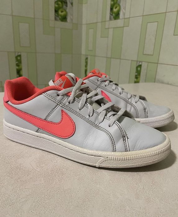 Кросівки NIKE