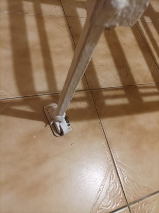 Cama de ferro antiga