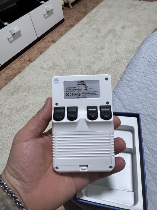 Consola portátil R36s