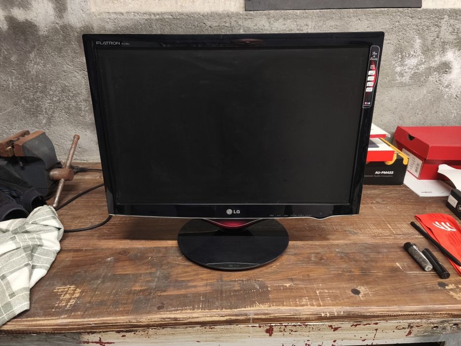 Computador Desktop i7-4930K / 24GB RAM / SSD 240GB / VRAM 2GB / Win 11