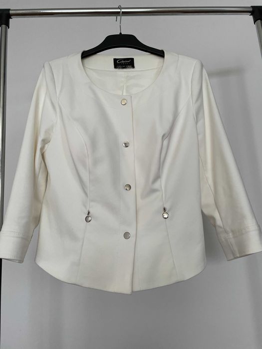 Żakiet biały Firmy Caterina roz. 42