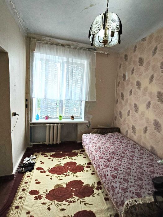 Продаж двох кімнат в трикімнатній квартирі, Шевченківський район