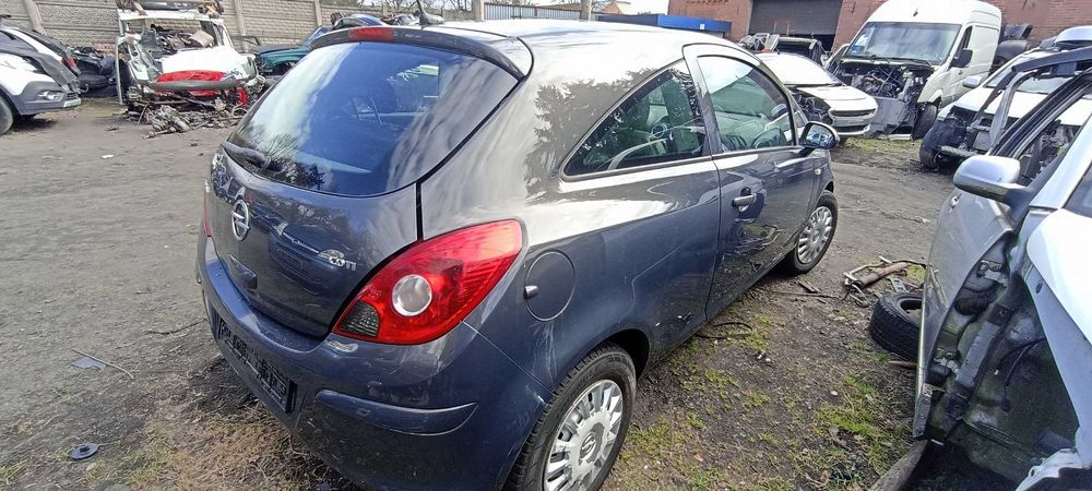głowica  opel corsa d 1.3 cdti a13dtr 75 km lak z190