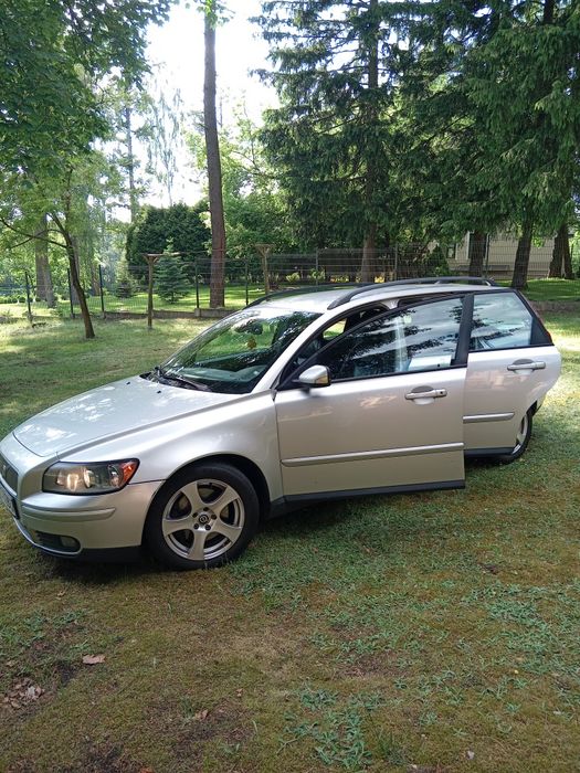 Samochód Volvo V50