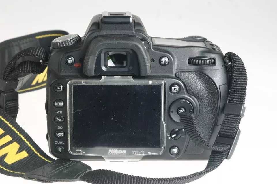 Nikon D90 12.3MP (Body Only), Like New, Porto64738946357635122