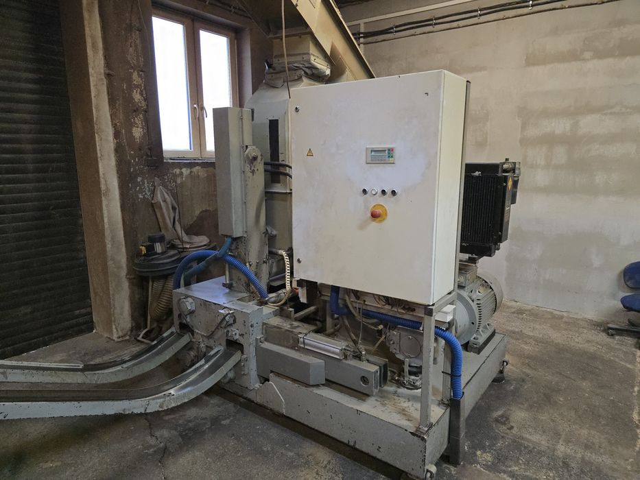 Maszyna do robienia brykietu RUF, prasa, brykieciarka