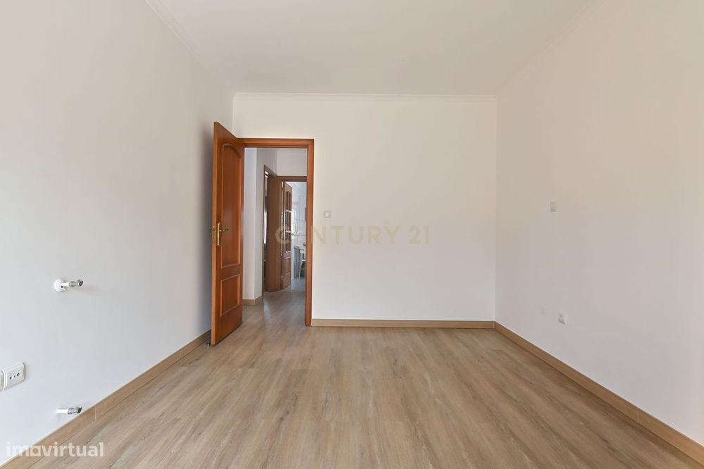Apartamento T2 em Milharado, com terraço e parquemento