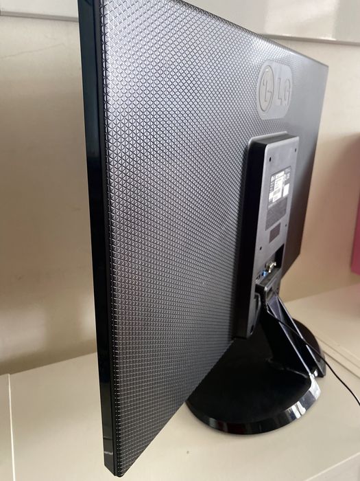 Monitor marca LG 201664861680696066122