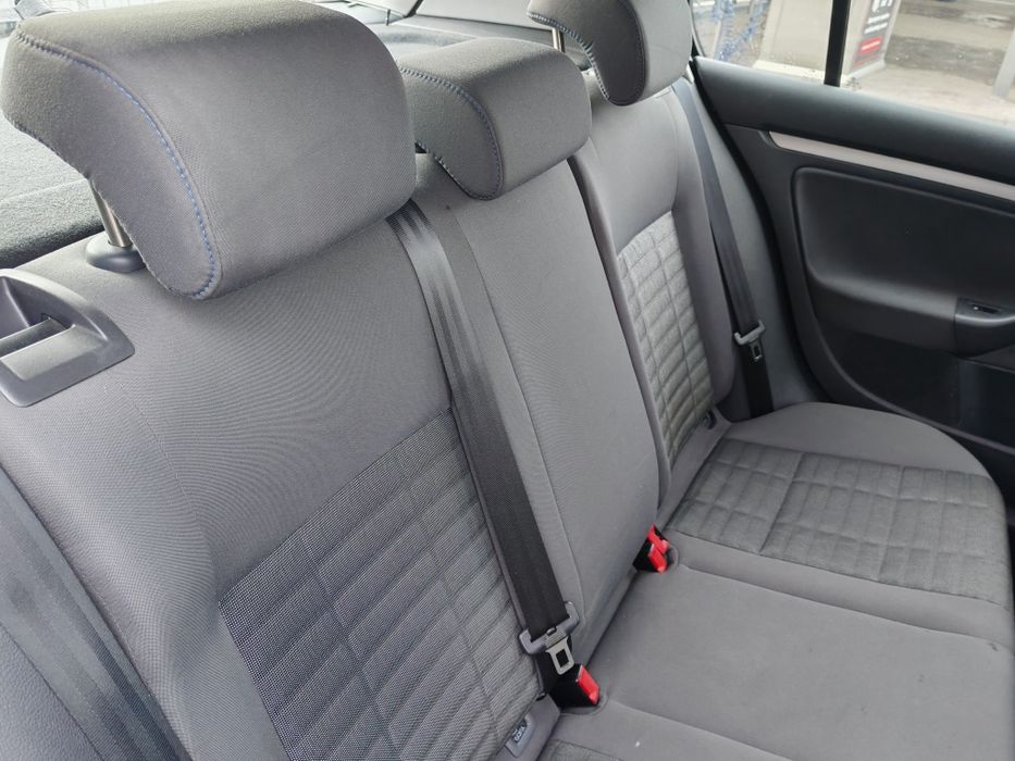 Volkswagen Golf 5 2008 рік 1.6 мпі