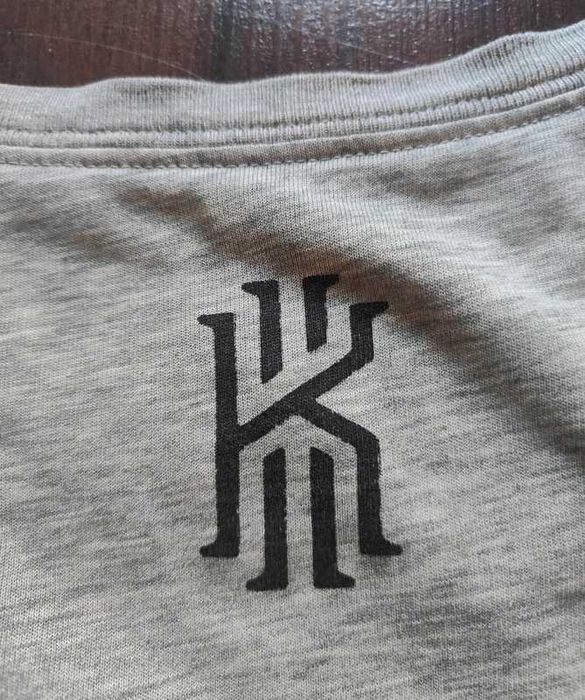 Nike Kyrie Irving NBA T-shirt XL Rare Vintage