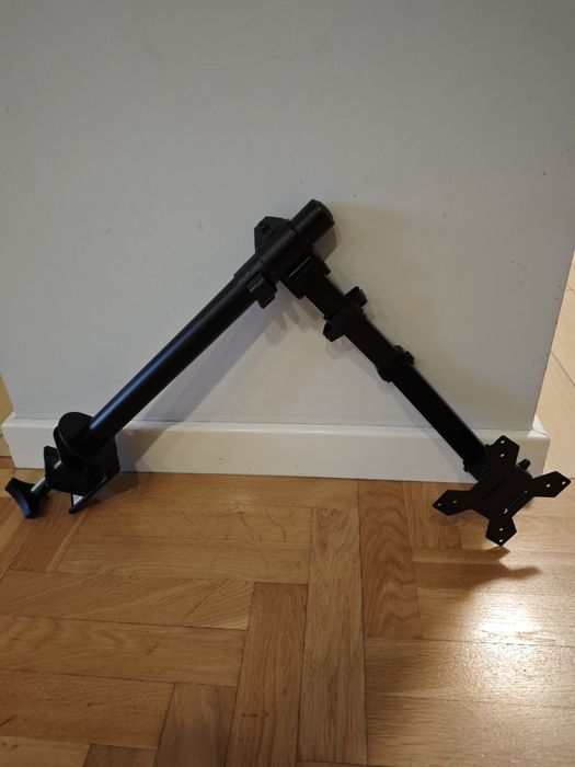 Uchwyt na monitor z Ikei