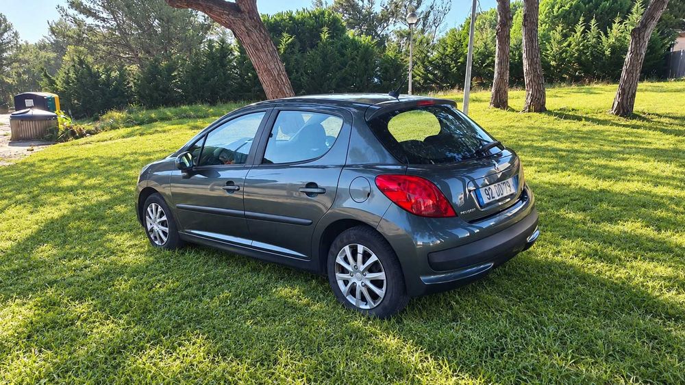 Peugeot 207 1.4 HDi Urban — photo 3
