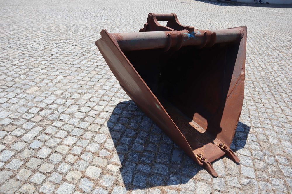 Balde trapezoidal 1510 × 370 mm 15–24 t Morin M6