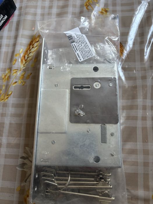 Замок Кале Врізний Сувальдний