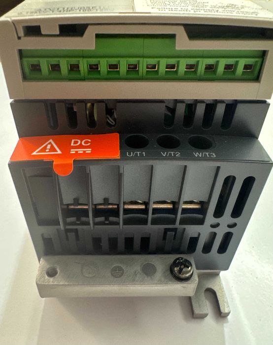 Falownik Schneider Electric ATV11HU05F1U 0,18kW - Nowy