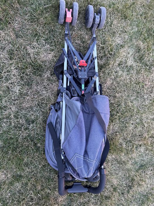 Продам каляска Maclaren