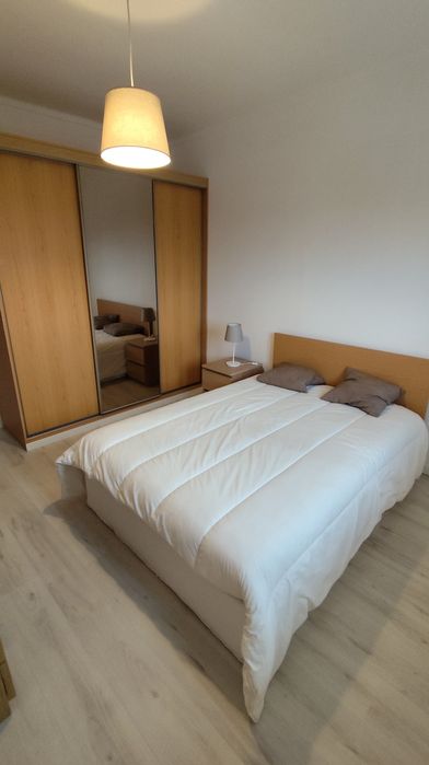 Alugo quarto equipado