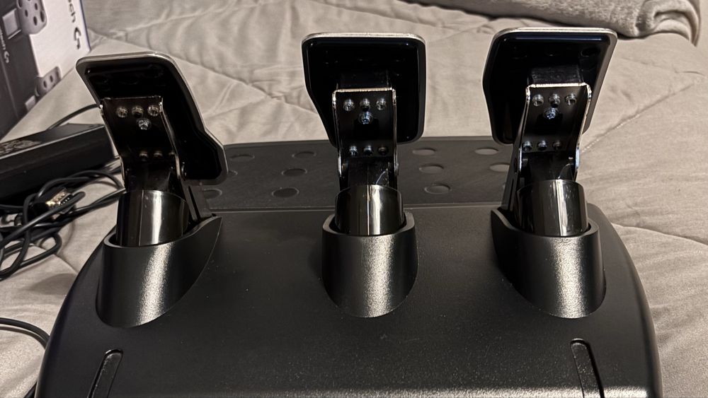 Volantes Logitech G29 (volante, pedais, mudanças)