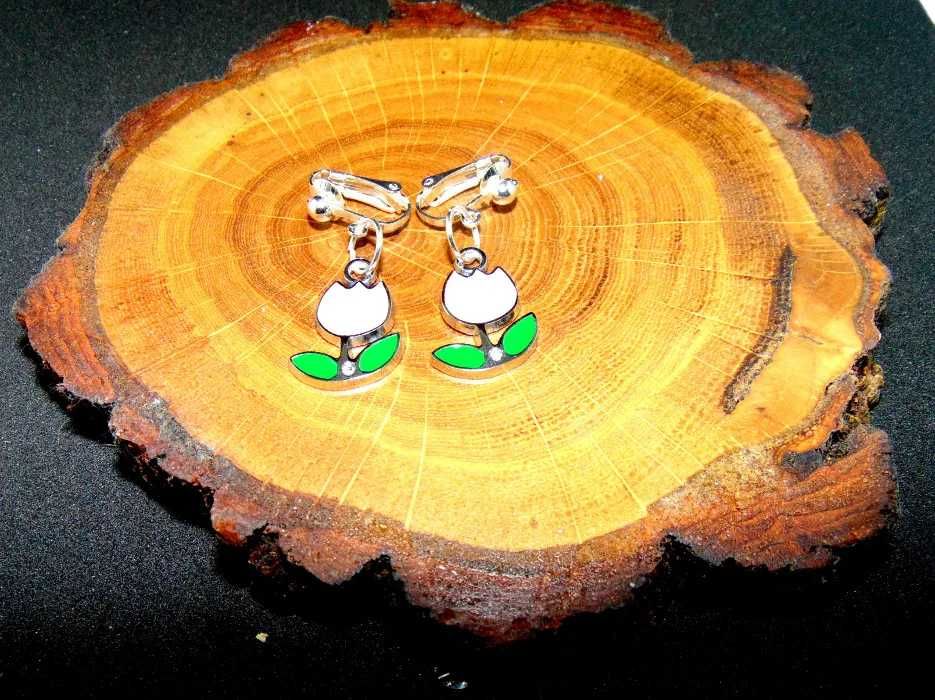Różowe kwiaty klipsy