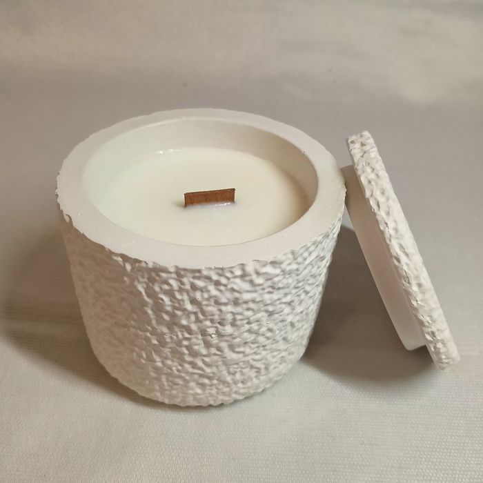 Соева свічка в бетонному кашпо
