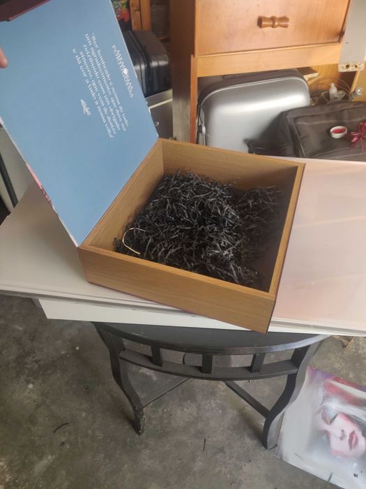 Caixa com esconderijo