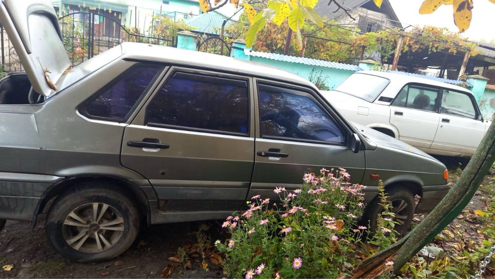 Продам авто ваз 21015