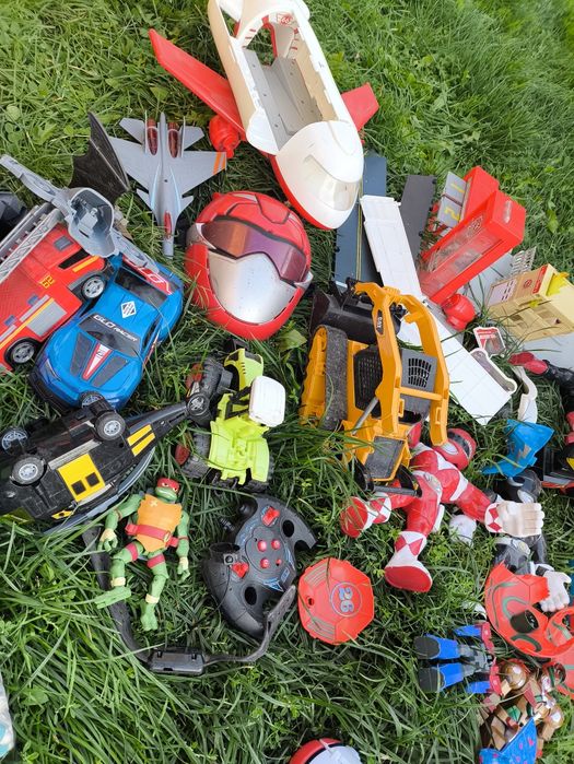 Zabawki dla chłopca roboty samochody pokemony