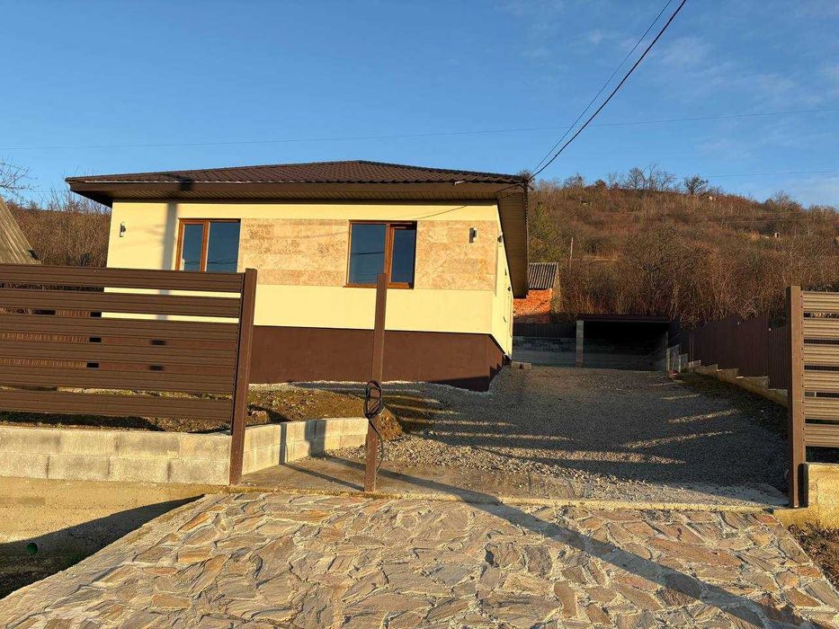 Новий одноповерховий будинок