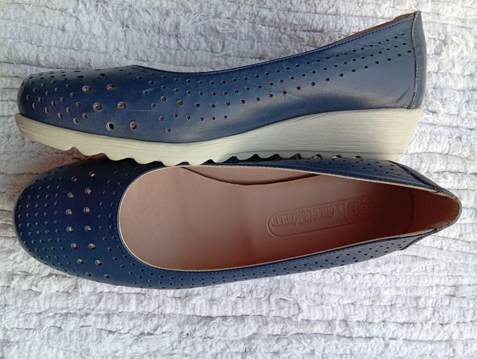 Sapatos em pele confortáveis