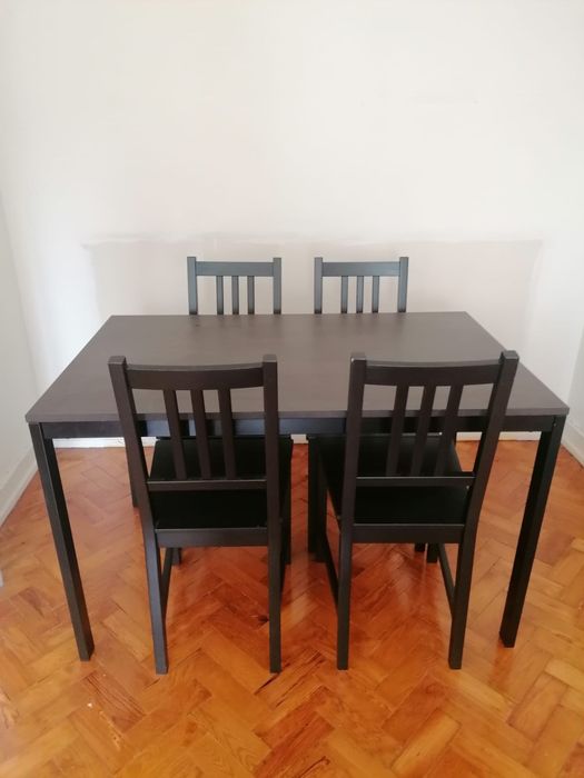 Extendable table and 6 chairs64552038529409121