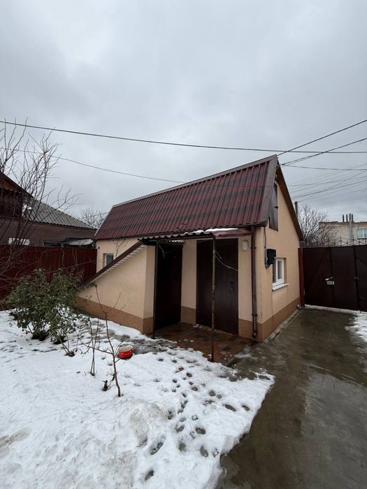 Продам два дома на территории