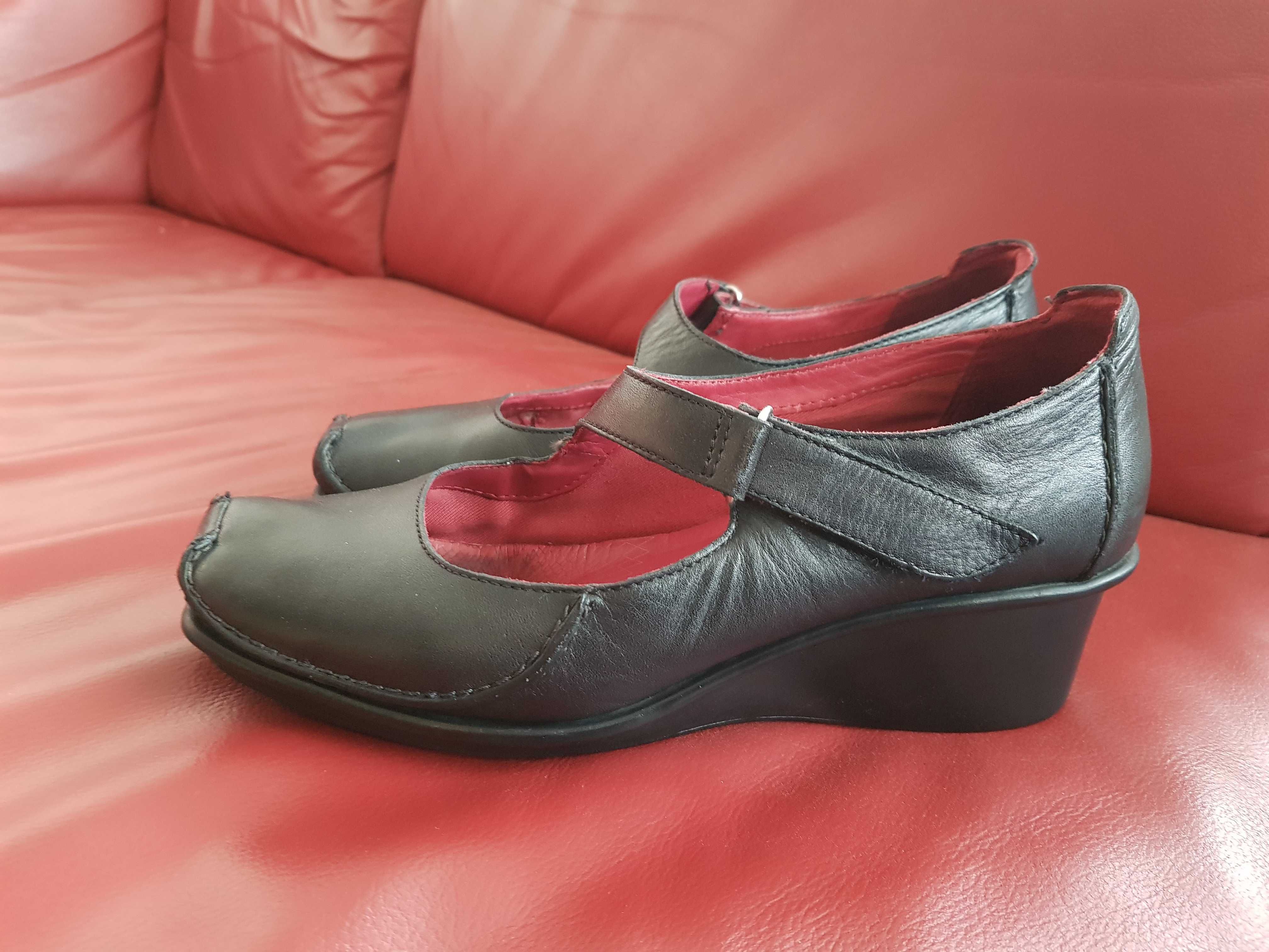 Clarks active air mary jane shoes hotsell