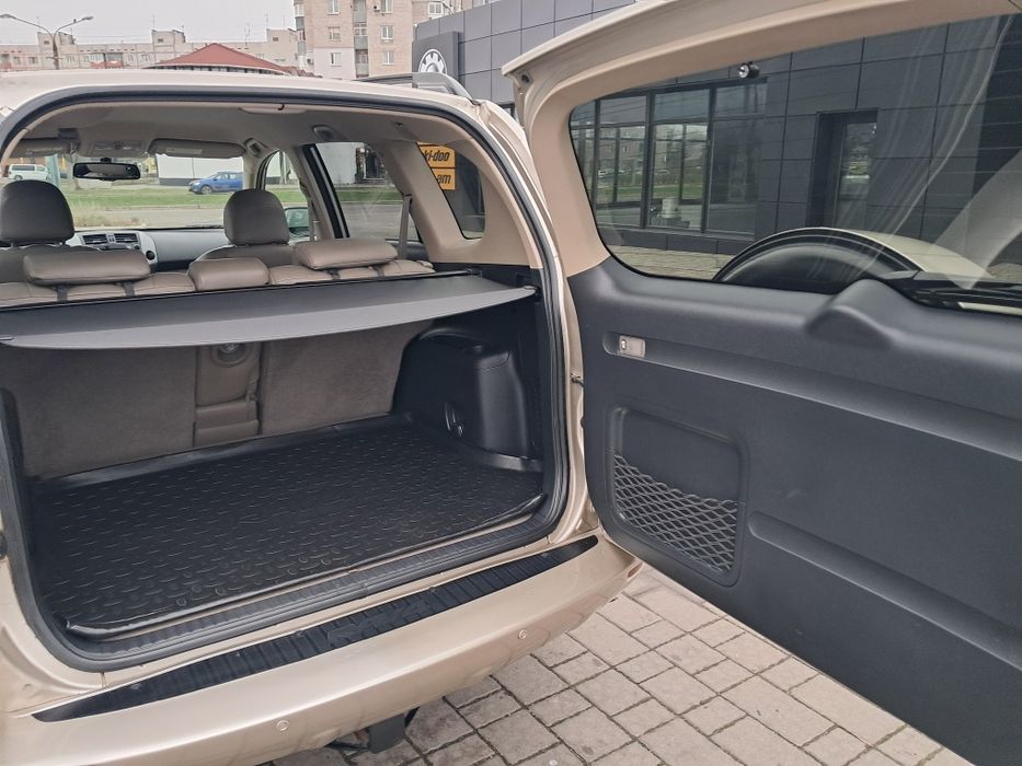 Продам Toyota  RAV 4. 3.5 мотор