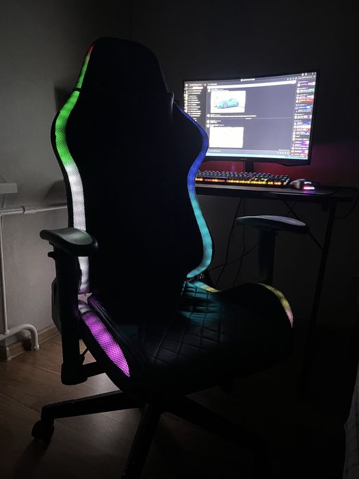 Ігрове крісло HATOR з RGB-підсвіткою
