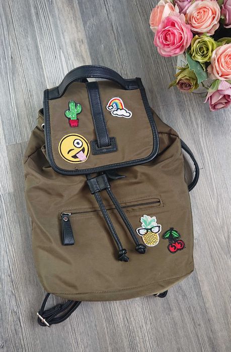 Городской рюкзак с апликацией